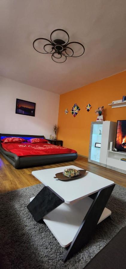 Crisshome1 Bükreş Dış mekan fotoğraf