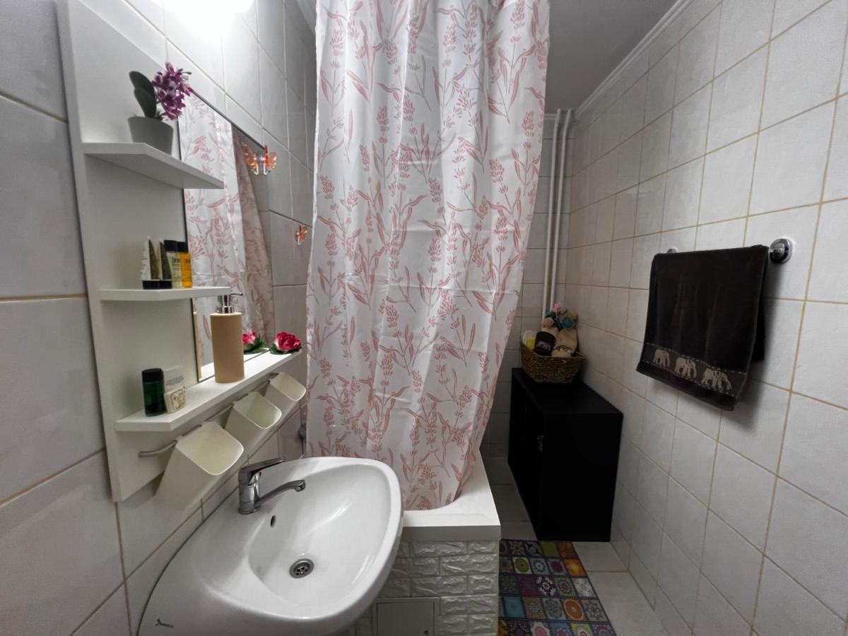 Crisshome1 Bükreş Dış mekan fotoğraf